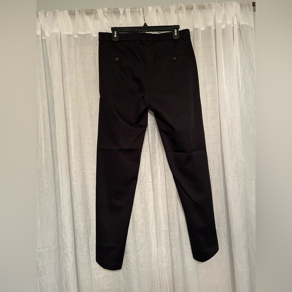 Haggar Straight Fit Premium, No Iron Men’s Black Pants - Picture 2 of 6